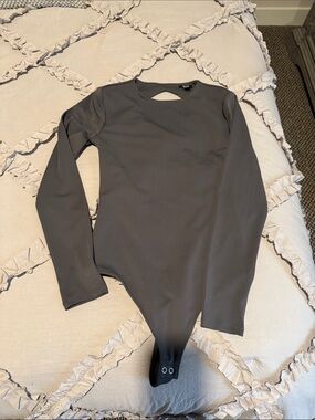 Express Body Contour Open Back Gray Long Sleeve Bodysuit